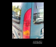 Fanale posteriore sx RENAULT KANGOO 2003