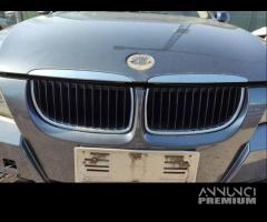 Griglia anteriore BMW 320D del 2007 - 1