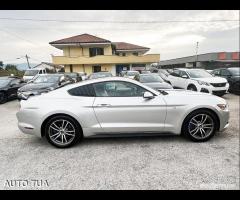 Ford mustang navi camera scarichi sportivi