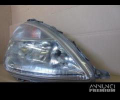 Proiettore destro MERCEDES A 160 W168 1.6 del 2000