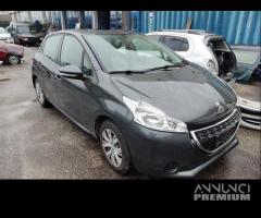 Ricambi PEUGEOT 208 1199cc benzina del 2013 - 2