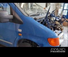 Parafango destro MERCEDES-BENZ VITO del 2000