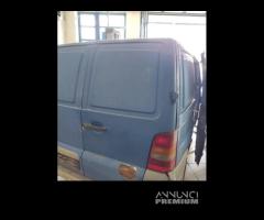 Porta posteriore dx MERCEDES-BENZ VITO del 2000