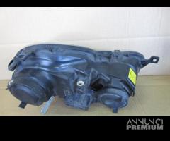 Proiettore sinistro VOLKSWAGEN POLO 4 9N del 2002 - 4