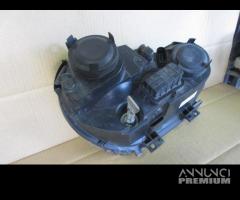 Proiettore sinistro VOLKSWAGEN POLO 4 9N del 2002 - 13