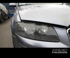 Proiettore destro AUDI A3 del 2004