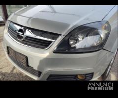 Paraurti anteriore OPEL ZAFIRA del 2007