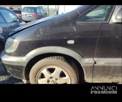 Parafango sinistro OPEL ZAFIRA del 2002