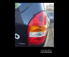 Fanale posteriore destro OPEL ZAFIRA del 2002