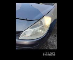 Proiettore sinistro RENAULT CLIO del 2007