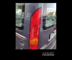 Fanale posteriore sinistro RENAULT KANGOO del 2003