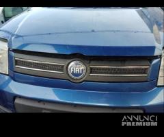 Griglia anteriore FIAT PANDA del 2005 - 1