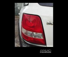 Fanale posteriore sinistro KIA SORENTO del 2003