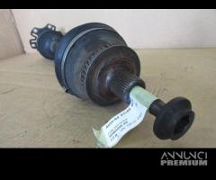 Semiasse sinistro AUDI A4 2.4 benzina del 2002 - 7