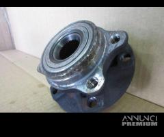 Mozzo anteriore destro AUDI A4 2.4 benz 2002 - 7