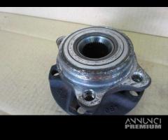 Mozzo anteriore destro AUDI A4 2.4 benz 2002 - 9