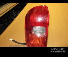 Fanale posteriore sinistro TOYOTA RAV 4 del 2003