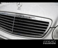 Griglia anteriore MERCEDES E 270 del 2002