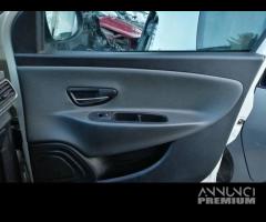 Pannello porta ant dx LANCIA YPSILON del 2013