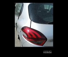 Fanale posteriore sinistro PEUGEOT 208 del 2016