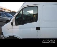 Porta anteriore sx RENAULT MASTER del 2005