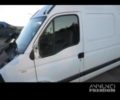 Porta anteriore sx RENAULT MASTER del 2005