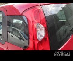 Fanale posteriore sinistro FIAT PANDA del 2016 - 1