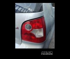 Fanale posteriore destro VOLKSWAGEN POLO del 2003