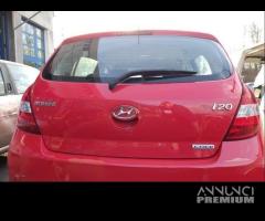 Portellone nudo HYUNDAI I20 del 2011 - 5