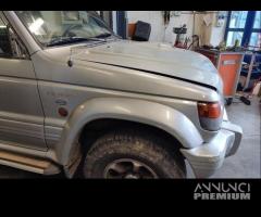 Parafango destro MITSUBISHI PAJERO del 1997 - 1