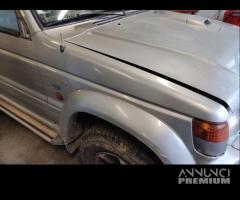 Parafango destro MITSUBISHI PAJERO del 1997