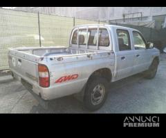 Sponda post MAZDA PICK UP del 2000