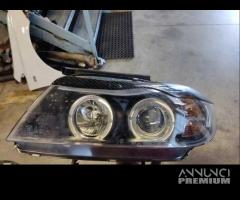 Proiettore sinistro BMW 330 del 2006 - 4