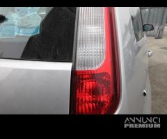 Fanale posteriore destro FORD C MAX del 2004