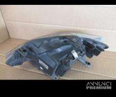 Proiettore destro SEAT IBIZA del 2010 - 3