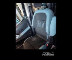 Sedile anteriore dx CITROEN BERLINGO del 2013