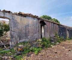 Terreno pianeggiante 6.500 mq con fabbricati