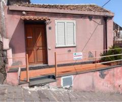 Casa singola a vena con cortile piedimonte etneo - 1