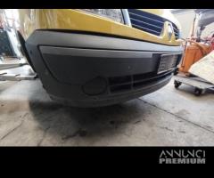 Paraurti anteriore RENAULT KANGOO del 2005 - 1