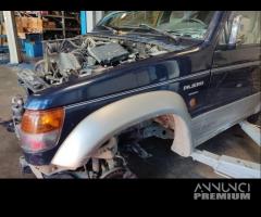 Parafango sinistro MITSUBISHI PAJERO del 1998