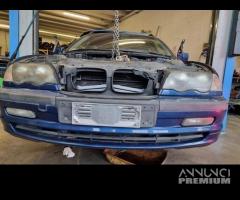 Paraurti anteriore BMW 320 del 2001