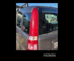 Fanale posteriore sinistro FIAT PANDA del 2011