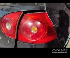 Fanale posteriore destro VOLKSWAGEN GOLF 5 2004 - 1