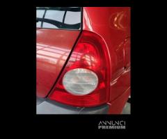 Fanale posteriore destro RENAULT CLIO del 2004