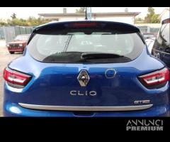 Portellone nudo RENAULT CLIO del 2017 - 4