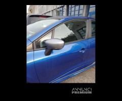 Porta anteriore sx nuda RENAULT CLIO del 2017 - 1