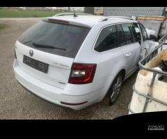 Ricambi SKODA OCTAVIA SW 2017 1.4 BENZINA CPW DSG - 10