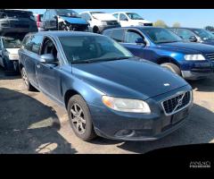 Ricambi usati Volvo V70 2009 D5244T4 2.4 D5 AWD - 1