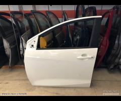 porta anteriore posteriore dx sx Toyota Yaris 2023