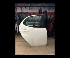 porta anteriore posteriore dx sx Toyota Yaris 2023